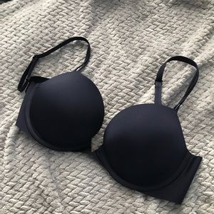 ♏️SOLD♏️ Navy Victoria’s Secret bra